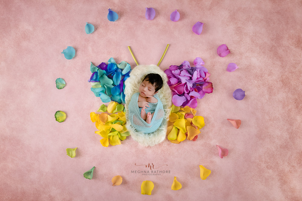 Newborn Album 38 – 30 Days Old Newborn Girl Flower Props Photo Shoot