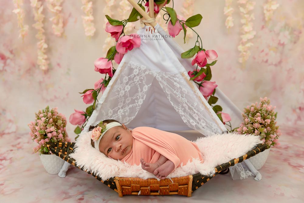 14 – Newborn Baby Photoshoot – White Cloth Tent Prop