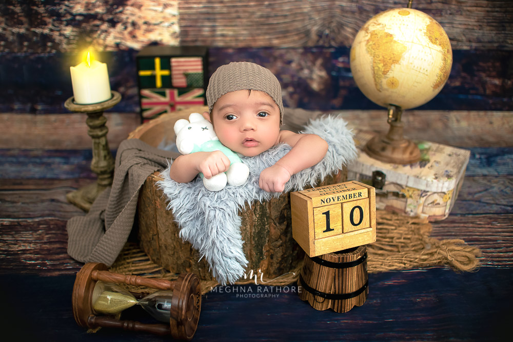 34 – Newborn Baby Photoshoot – Wooden Log Bowl Prop
