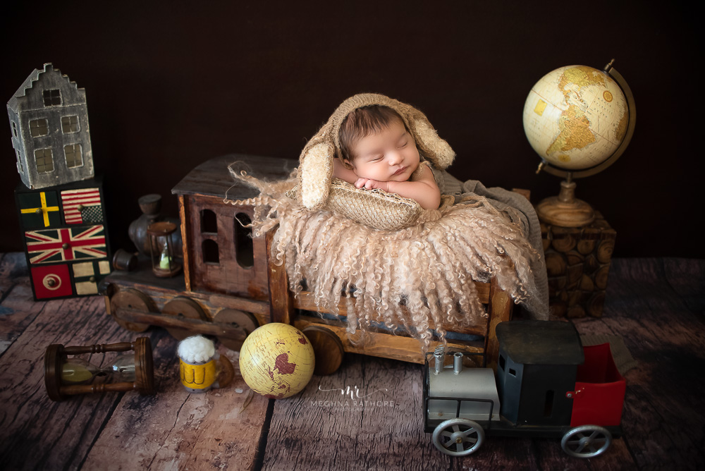 7 – Newborn Baby Photoshoot – Wooden Train Prop