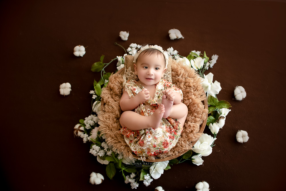 5 months old baby girl photoshoot album by delhi best baby photographer meghna rathore