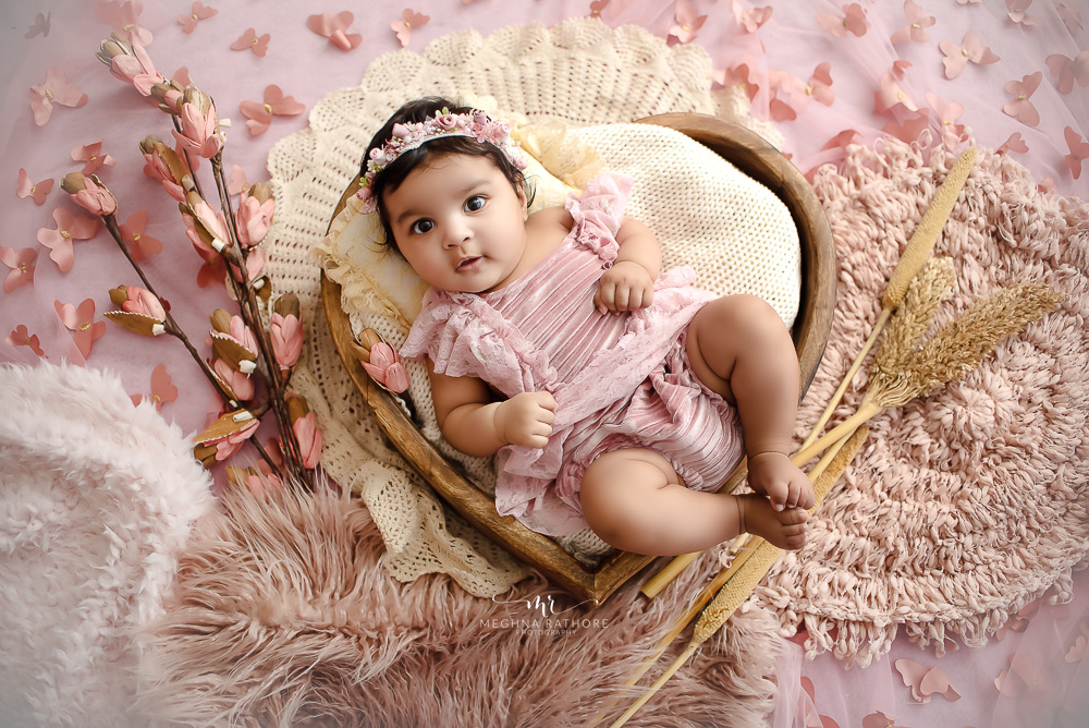 delhi gurgaon best baby photographer 2 month 3 month 4 month baby photoshoot gurgaon indoor studio