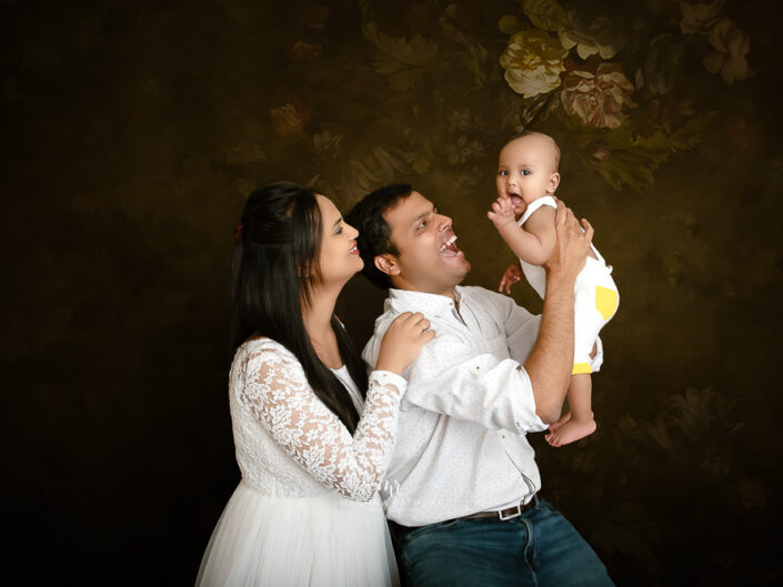 Kids Album - Beautiful Sitter Photoshoot Gallery Baby 7 Months By Meghna Rathore Photography.