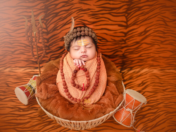 Newborn Album : Adorable 20 Days Baby Girl Photoshoot in many Floral and Setups themes along with Family Photoshoot