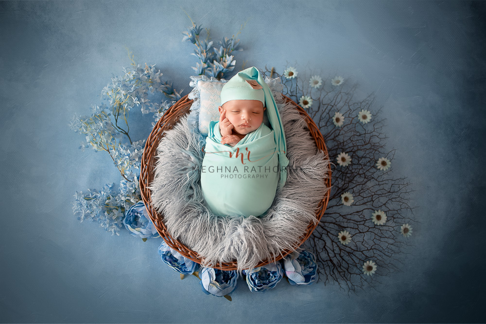 Newborn Album 56 1 Month Old Newborn Baby Boy Photoshoot Props