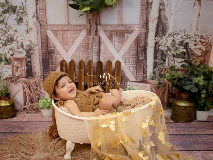 3 – Baby Photoshoot – White Iron Bathtub Prop