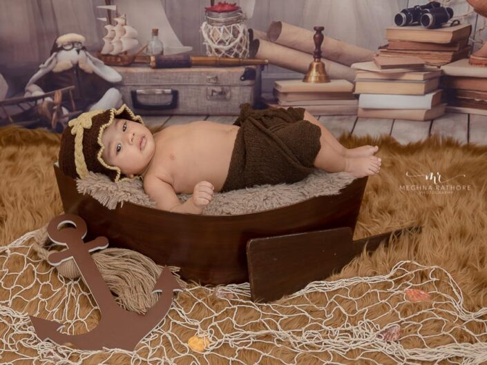 12 – Newborn Baby Photoshoot – Brown Wooden Boat Prop