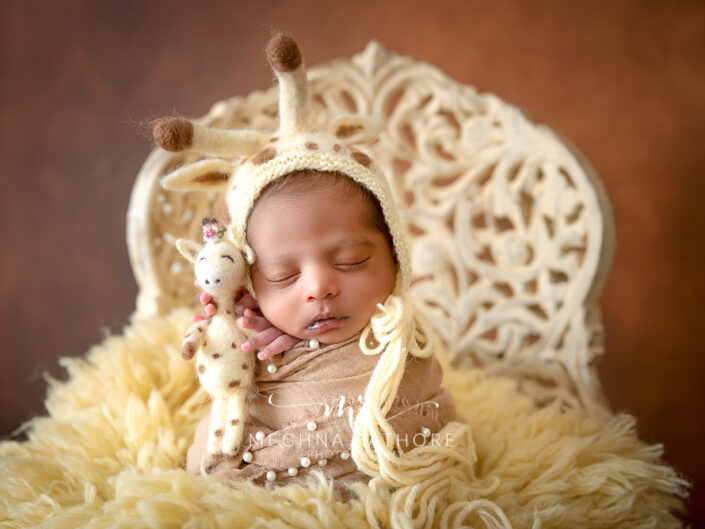 6 – Newborn Baby Photoshoot – White Wooden Carved Chair Prop