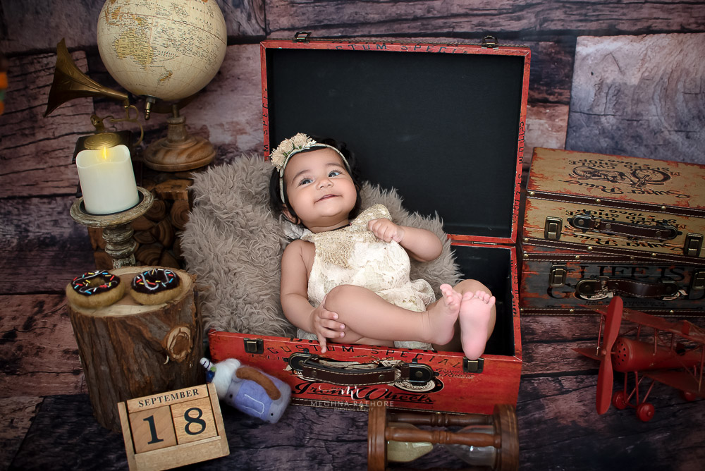 15 – Baby Photoshoot – Red Travel Box Prop
