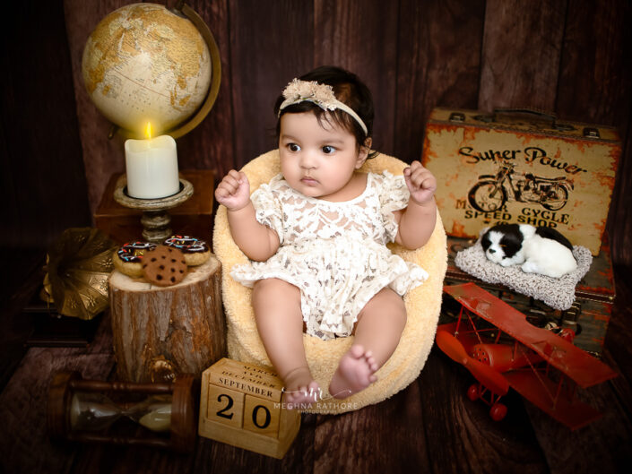 8 – Baby Photoshoot – Soft Sofa Pod Prop