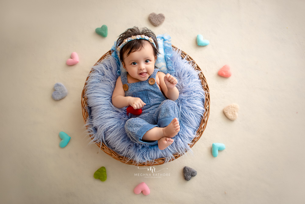 4 months old baby girl professional photoshoot by meghna rathore photography