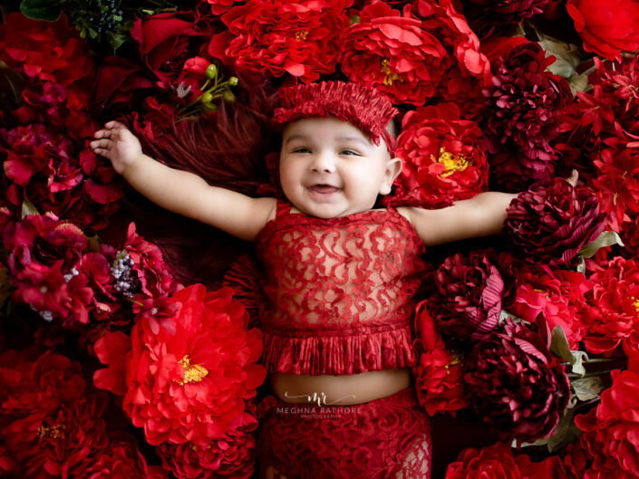 Baby Album – 5 Months Old Baby Girl Photoshoot Various Props Family Poses By Meghna Rathore Delhi