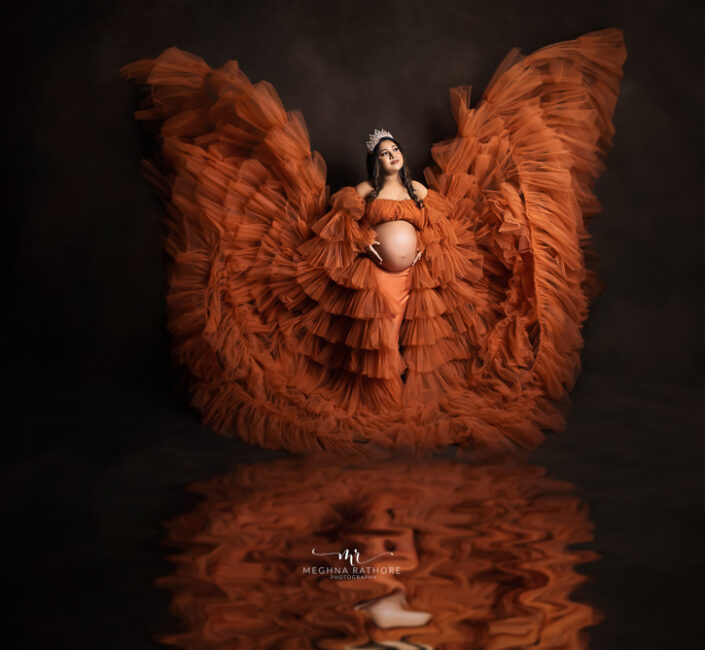 swati maternity photoshoot album in january 2023 by gurgaon best maternity photographer meghna rathore glamorous photos