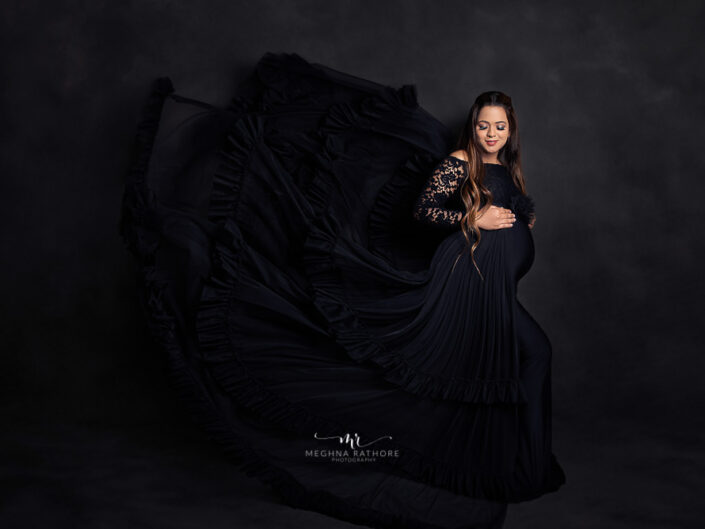 Gurleen Maternity Photoshoot by Meghna Rathore Photography, Gurgaon
