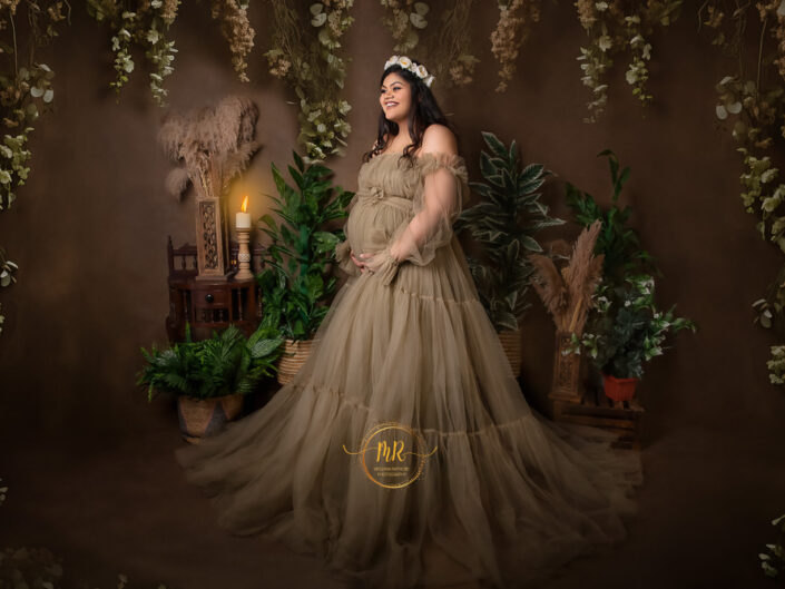 Maternity Album – Stunning Mommy to Be Maternity Photoshoot in Mahandi Green Color and Rust
